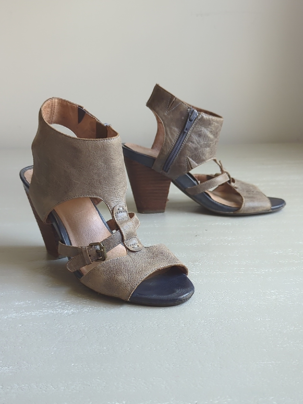 Miz Mooz Melanie Open-Toe Block Heel Sandals Leather size 7.5